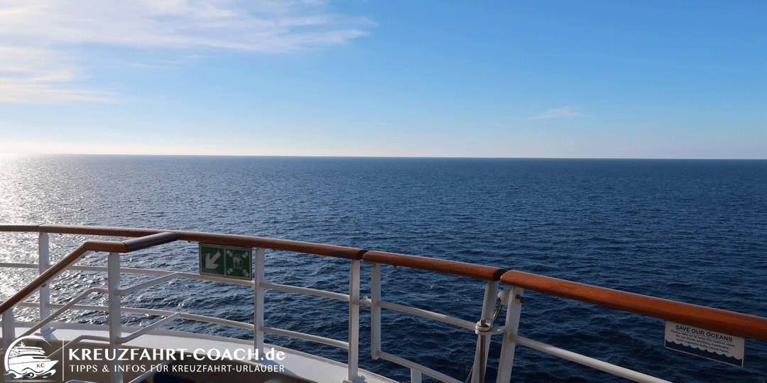 Blick auf das ruhige Meer Seekrankheit - Ohne Seegang wird man kaum Seekrank ... ;-)