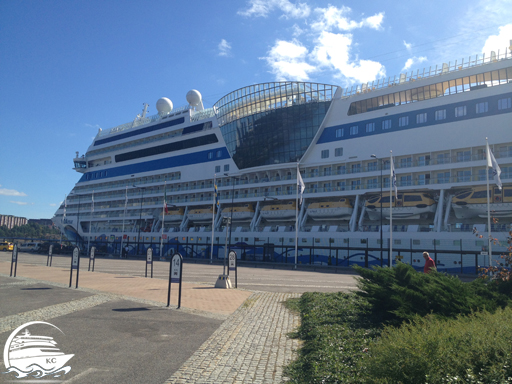 Kreuzfahrtterminal Stockholm - Frihamnen AIDAmar am Kreuzfahrtanleger Frihamnen in Stockholm - Stockholm auf eigene Faust