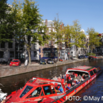Bildnachweis 180 cr may mueller hop on hop off boot amsterdam 512px