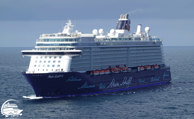 Kreuzfahrtschiff von TUI Cruises auf See TUI Cruises ab Warnemünde
