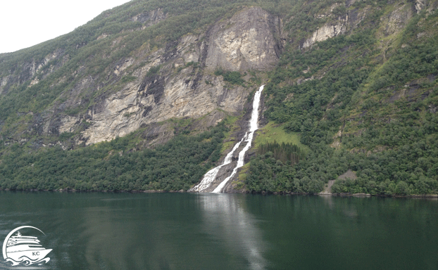 Wasserfall "Der Freier" Ausflugstipps Geiranger - Fahrt durch den Geiranger Fjord - Wasserfall "Der Freier"
