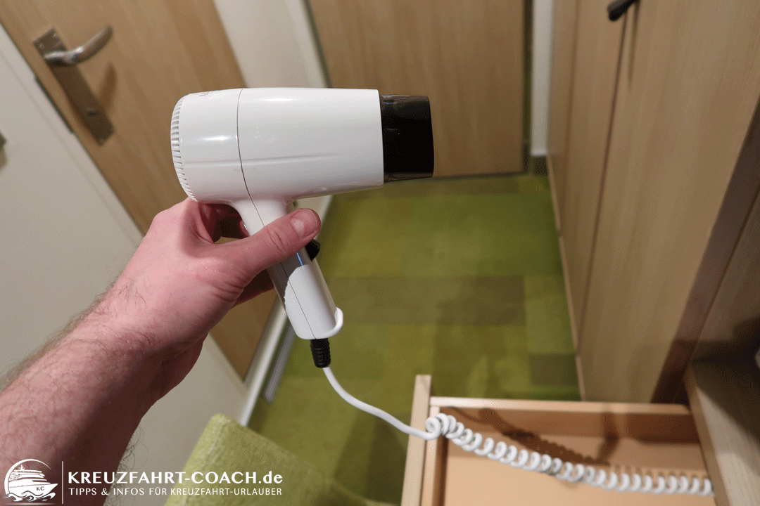 Fön mit recht kurzem Kabel AIDAnova Innenkabine 5095 - Fön mit recht kurzem Kabel