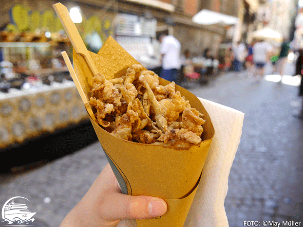 Streetfood auf der Spaccanapoli Neapel auf eigene Faust - Streetfood auf der Spaccanapoli