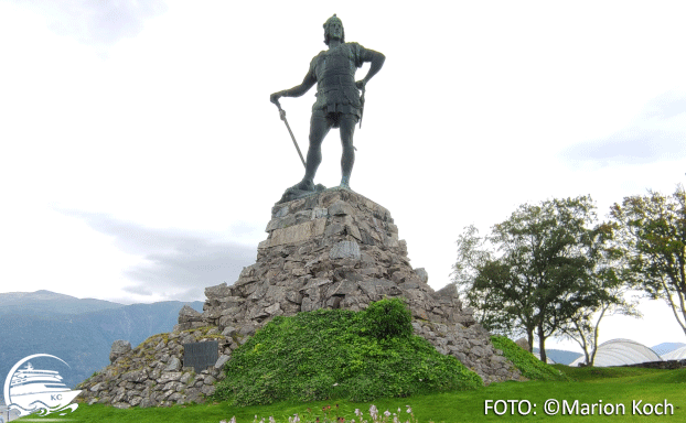Bronzestatue von Fridtjof Ausflugstipps Vik - Bronzestatue von Fridtjof
