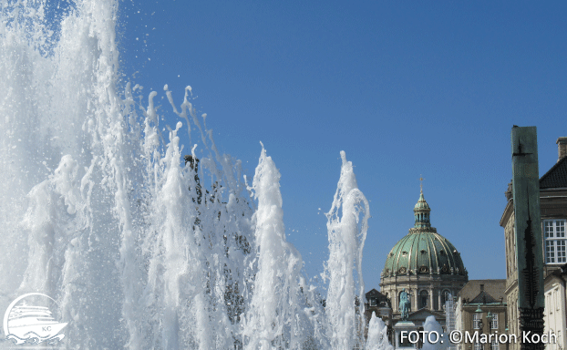 Brunnen nah am Schlossplatz Brunnen nah am Schlossplatz