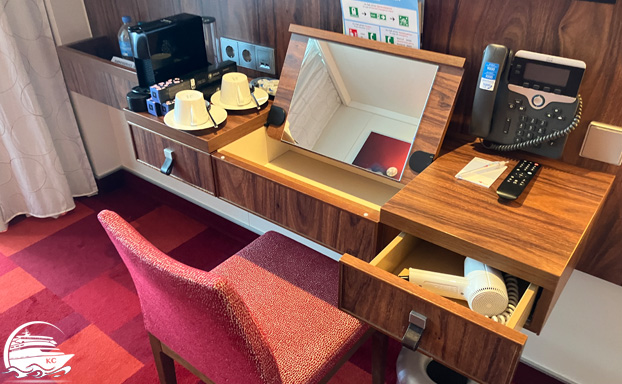 Kabine 11270 Schreibtisch AIDAnova Erfahrungen - Kabine 11270 Schreibtisch