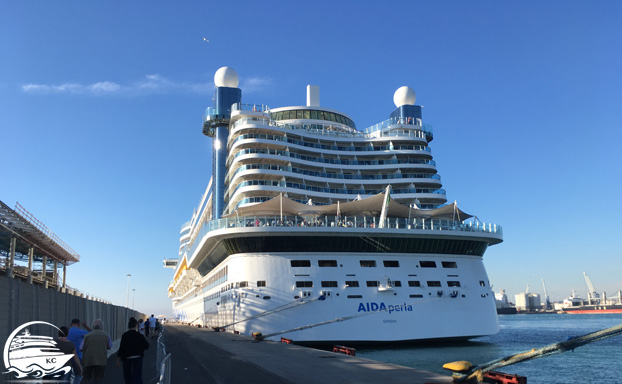 AIDAperla im Hafen von Civitavecchia AIDAperla im Hafen von Civitavecchia