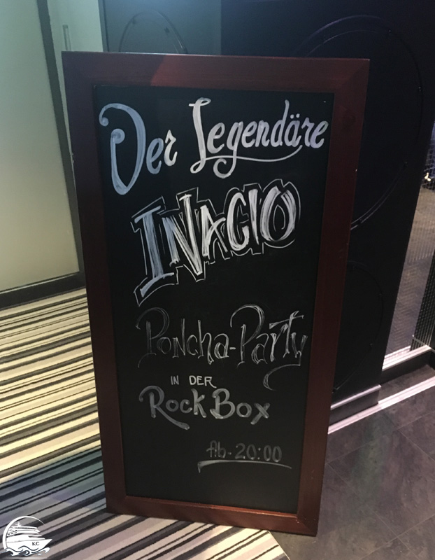 Schild Poncha Party auf AIDAnova Madeira - Funchal - Schild Poncha Party auf AIDAnova