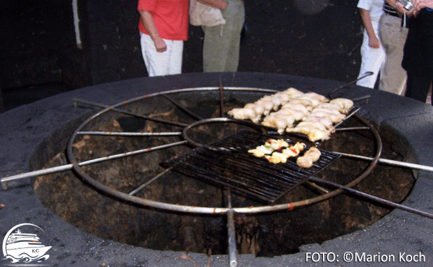 "Natürlicher Grillplatz" im Restaurant El Diabolo Ausflugstipps Lanzarote - "Natürlicher Grillplatz" im Restaurant El Diabolo