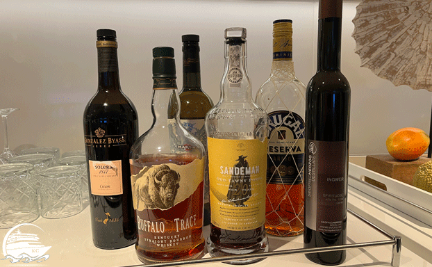 Auswahl an Spirituosen AIDA Lounge auf AIDAnova - Getränke / Spirituosen