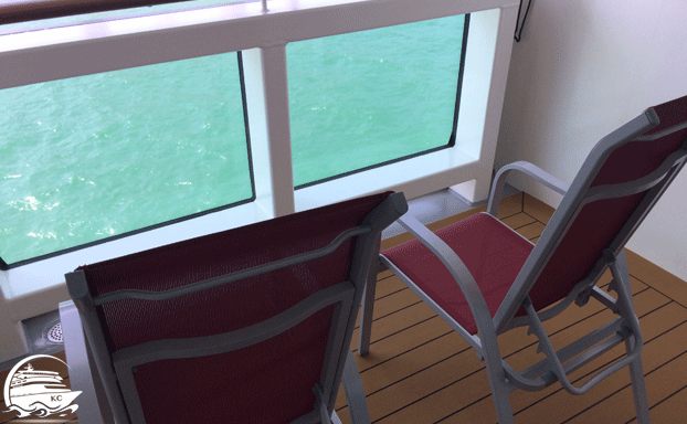 Balkon mit zwei Stühlen AIDAperla Kabinen Bewertung - Kabine 5258 - Balkon mit zwei Stühlen