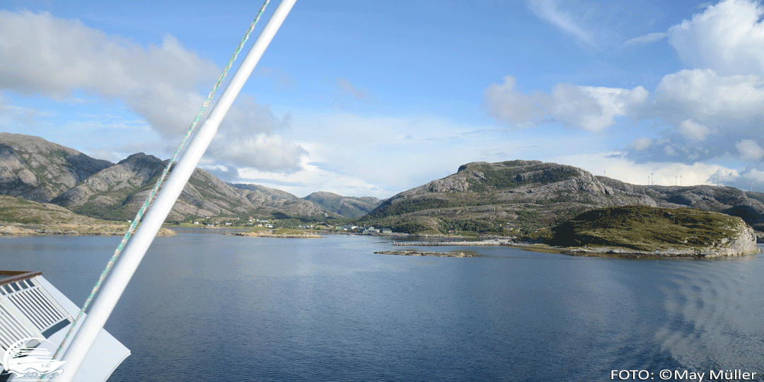 Unterwegs in Norwegen mit Hurtigruten. Fjordlandschaft in Norwegen
