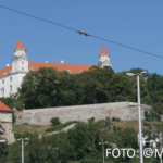 Bildnachweis 90 CR monika gask bratislava burg total 512px