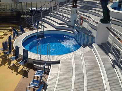 Pool auf dem Pooldeck AIDA Schiffsbesichtigung - Pool auf dem Pooldeck