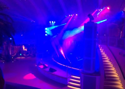 Nebel und Licht im Beachclub auf AIDAprima