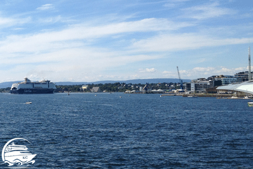 Anleger Filipstadkaia in Oslo Color Line Fähre auf dem Weg zum Terminal in Oslo