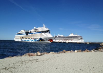 Kreuzfahrtschiffe im Hafen von Tallin