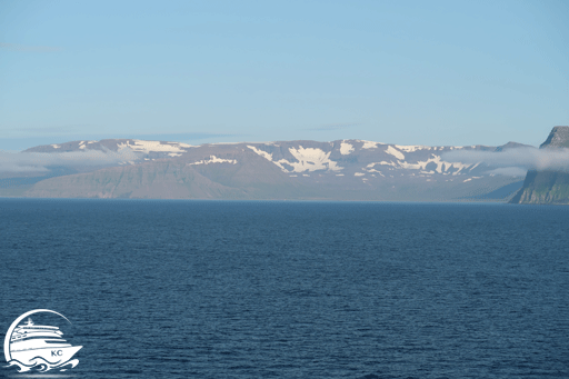 Kreuzfahrten ab Kiel nach Island Blick vom Kreuzfahrtschiff auf die Küste von Island